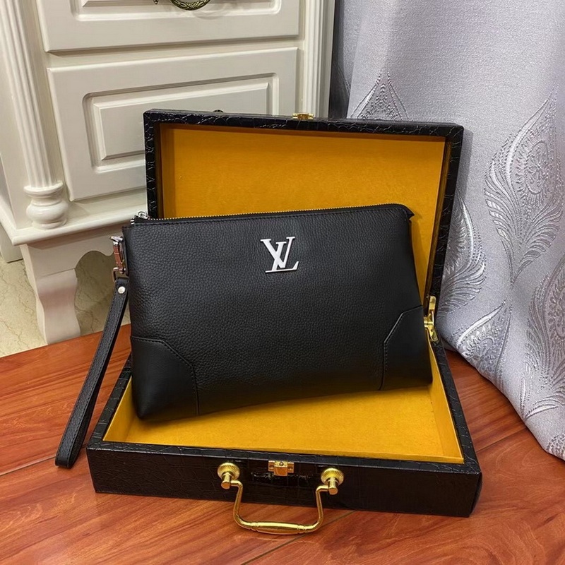 LV Wallets 79